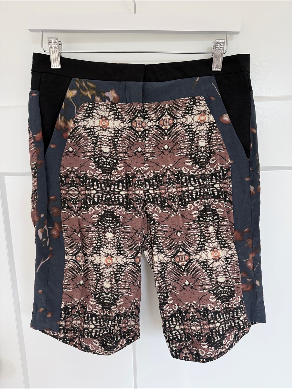 A.L.C. Silk Printed Tailored Shorts Size